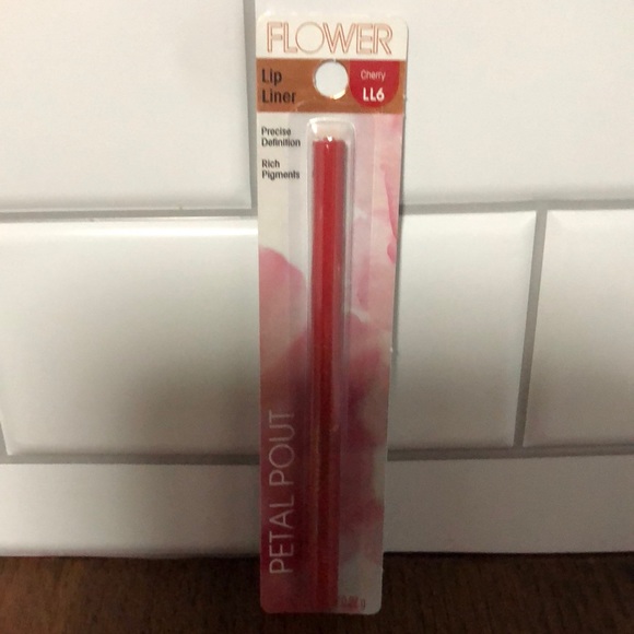 Flower Beauty Petal Pout Lip Liner in Cherry - Picture 6 of 15